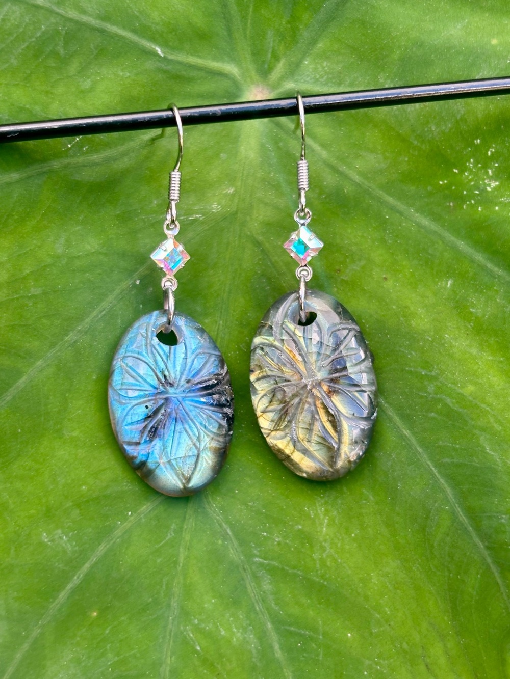 Carved labradorite earrings. - Picture 5 of 13